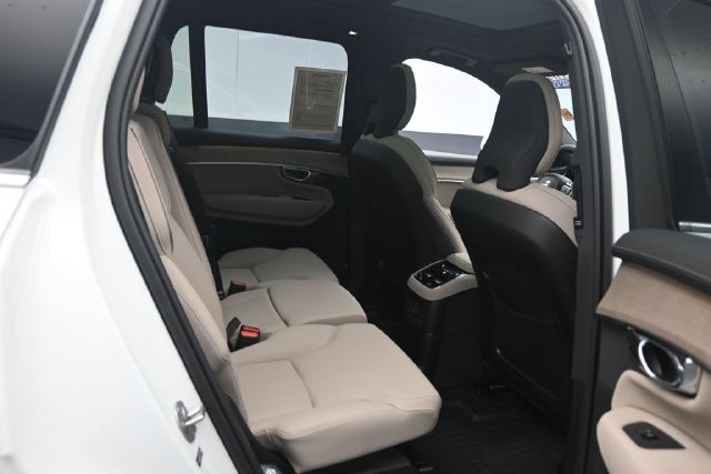 Used 2026 Volvo XC90 T8 Plus w/ Protection Package Premier AWD/4WD image 26
