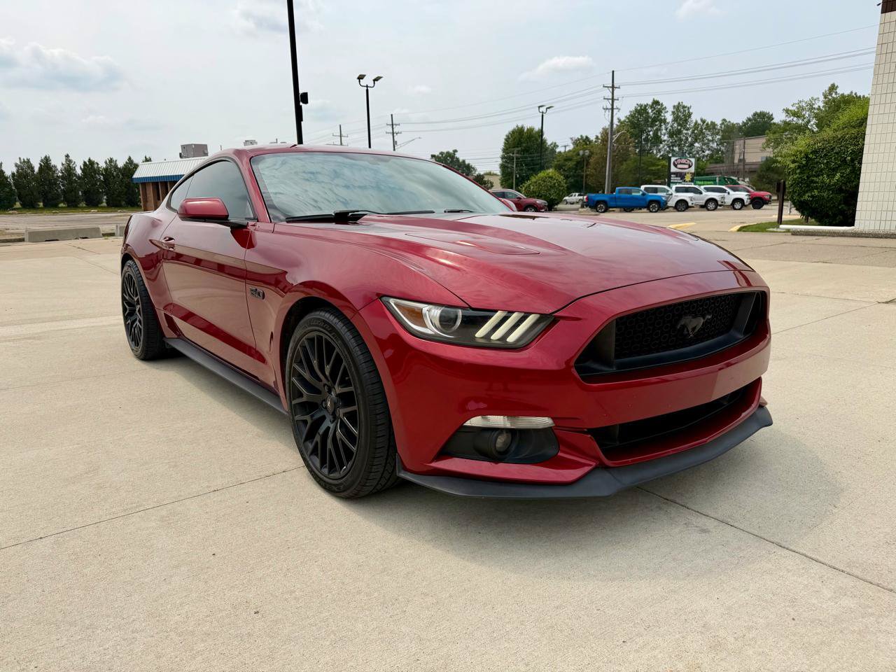 Used 2017 Ford Mustang GT w/ GT Performance Package RWD image 5