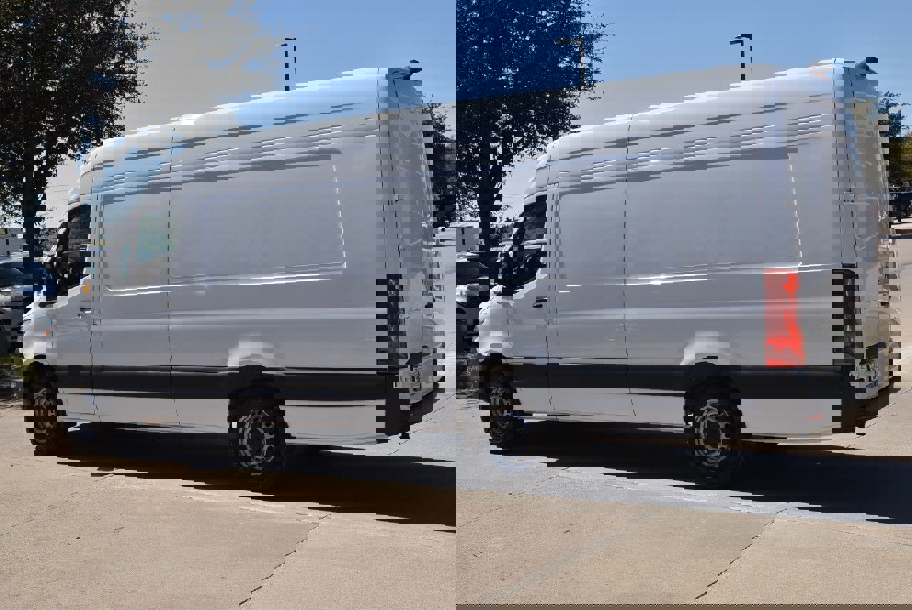 Used 2025 Mercedes-Benz Sprinter 2500 image 11