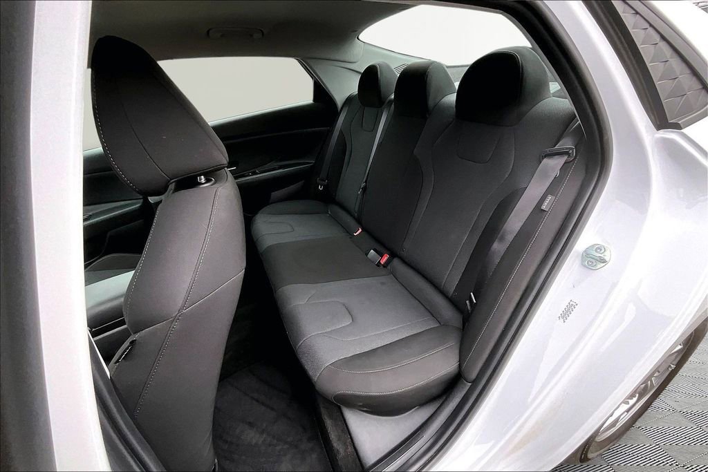 Used 2024 Hyundai Elantra SE image 26