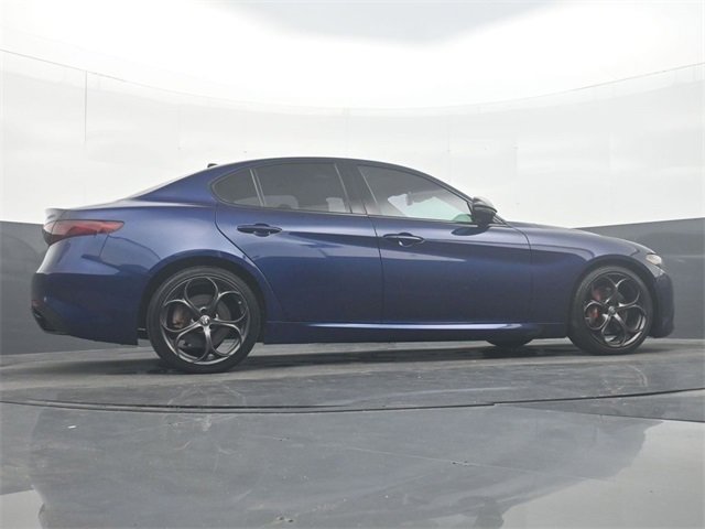 Used 2019 Alfa Romeo Giulia Base image 33