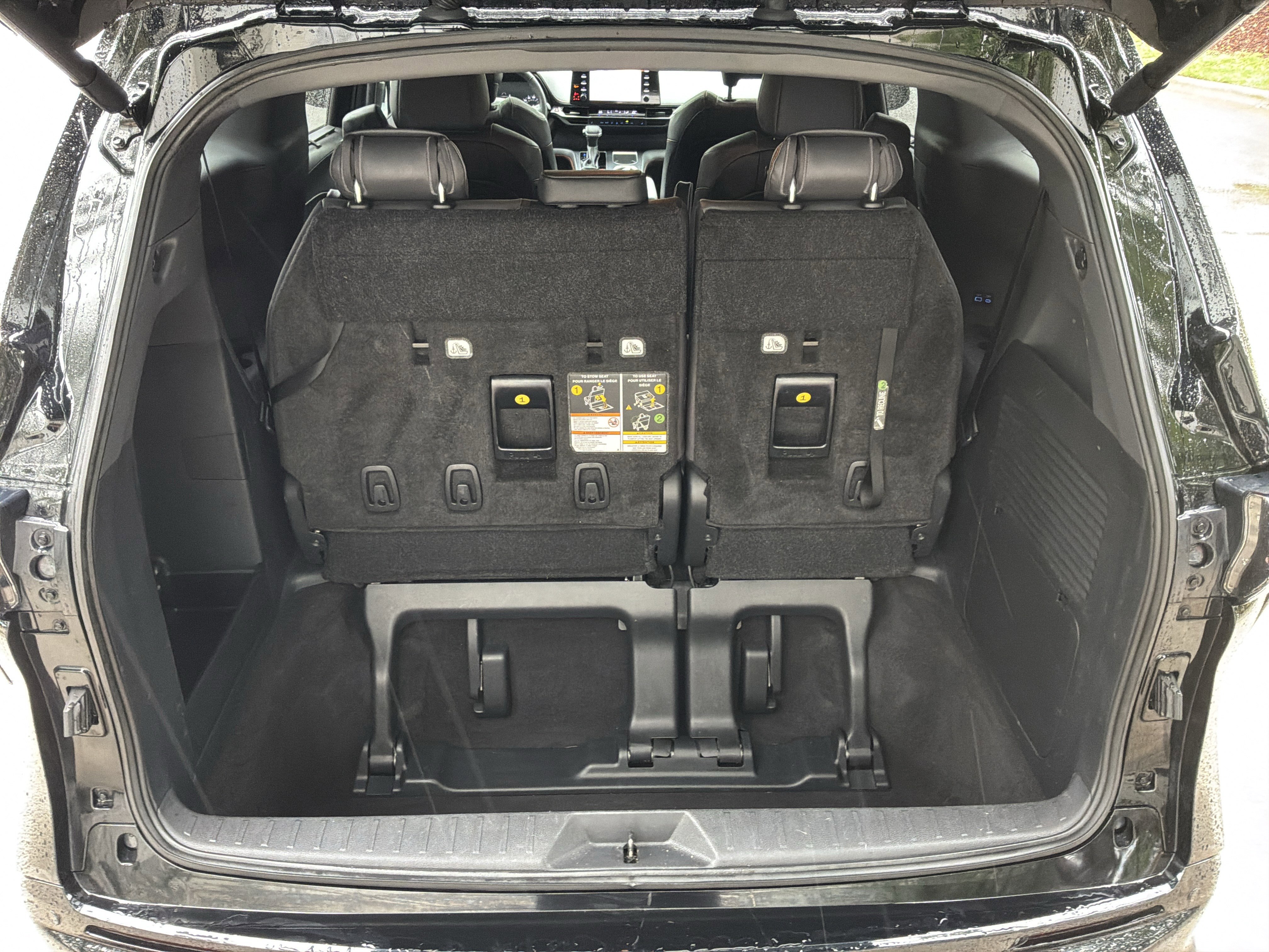 Used 2023 Toyota Sienna XSE FWD image 33