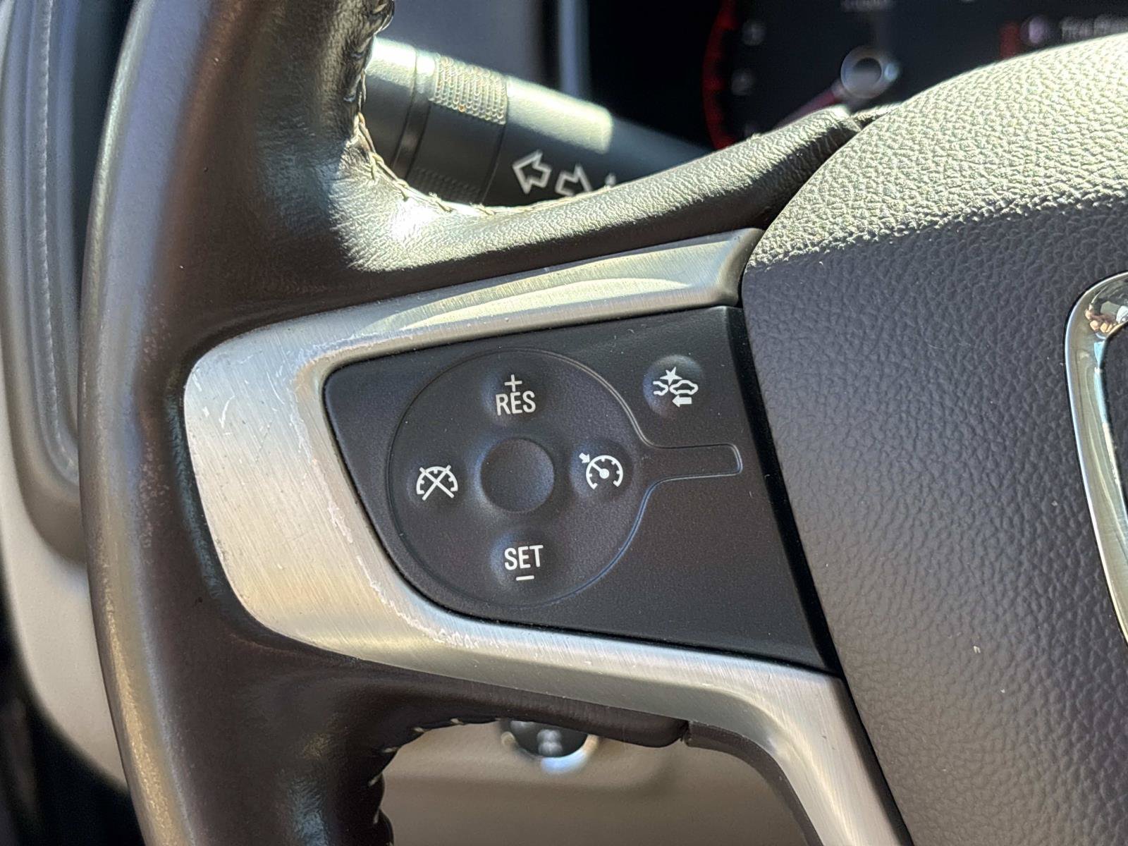 Used 2015 GMC Canyon SLT w/ Driver Alert Package AWD/4WD image 17
