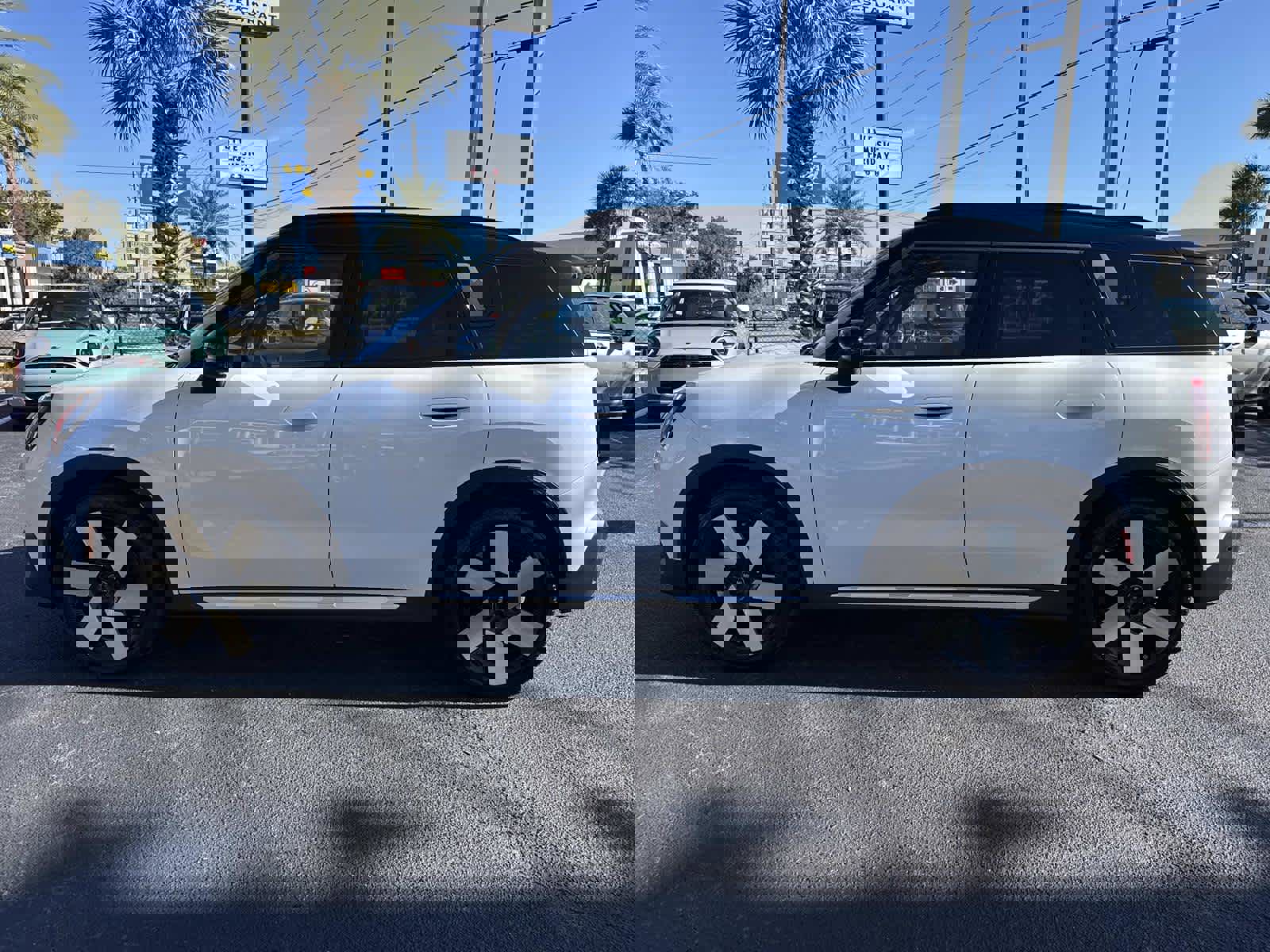 Used 2025 MINI Cooper Countryman S w/ Comfort Package Max image 6