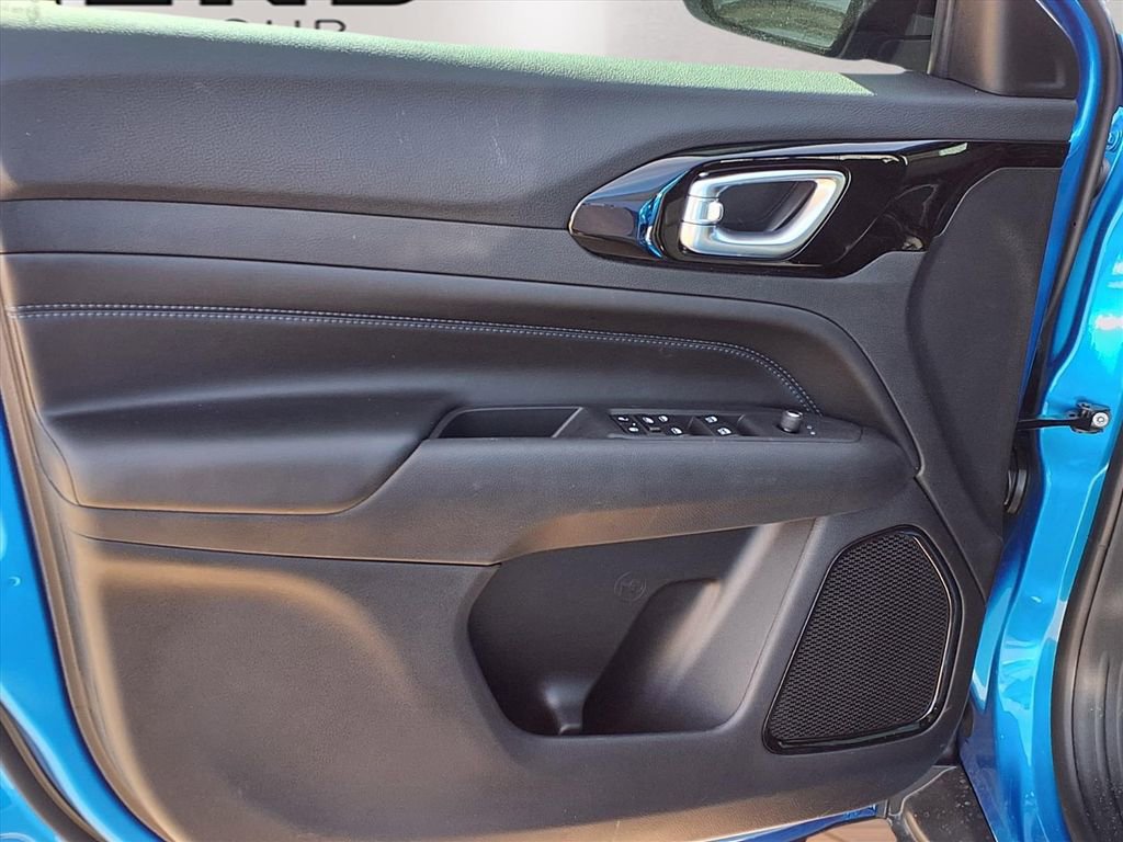 New 2026 Jeep Compass Latitude image 21