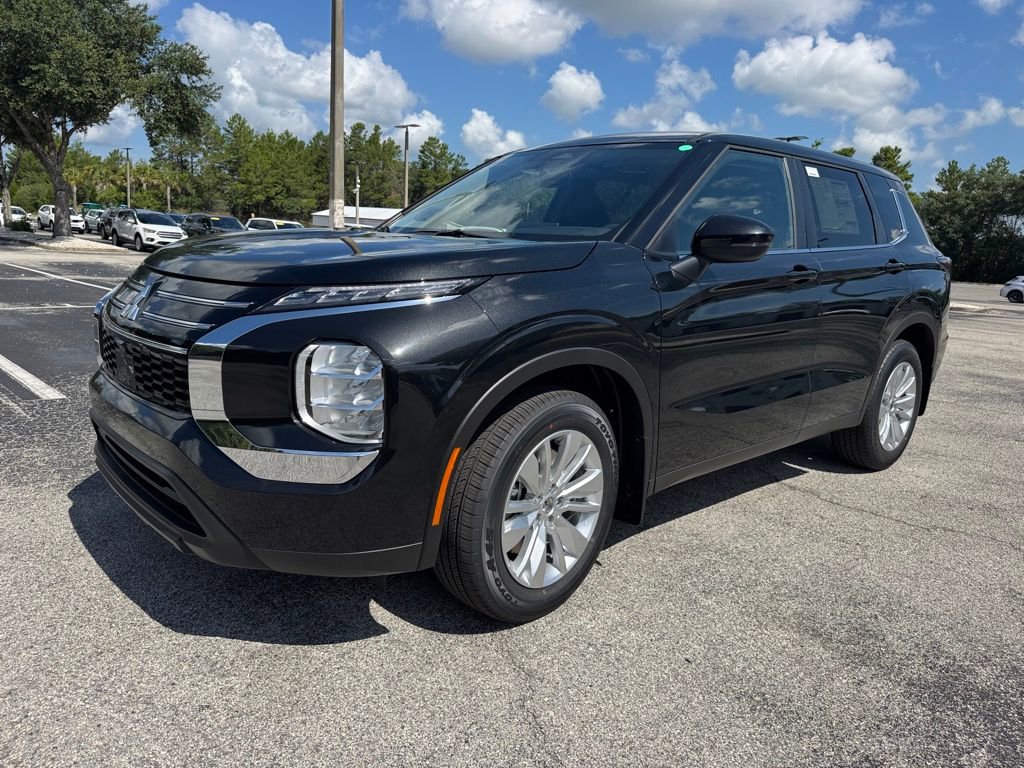 New 2025 Mitsubishi Outlander ES image 3