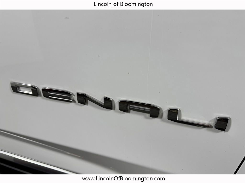 Used 2025 GMC Yukon Denali AWD/4WD image 16