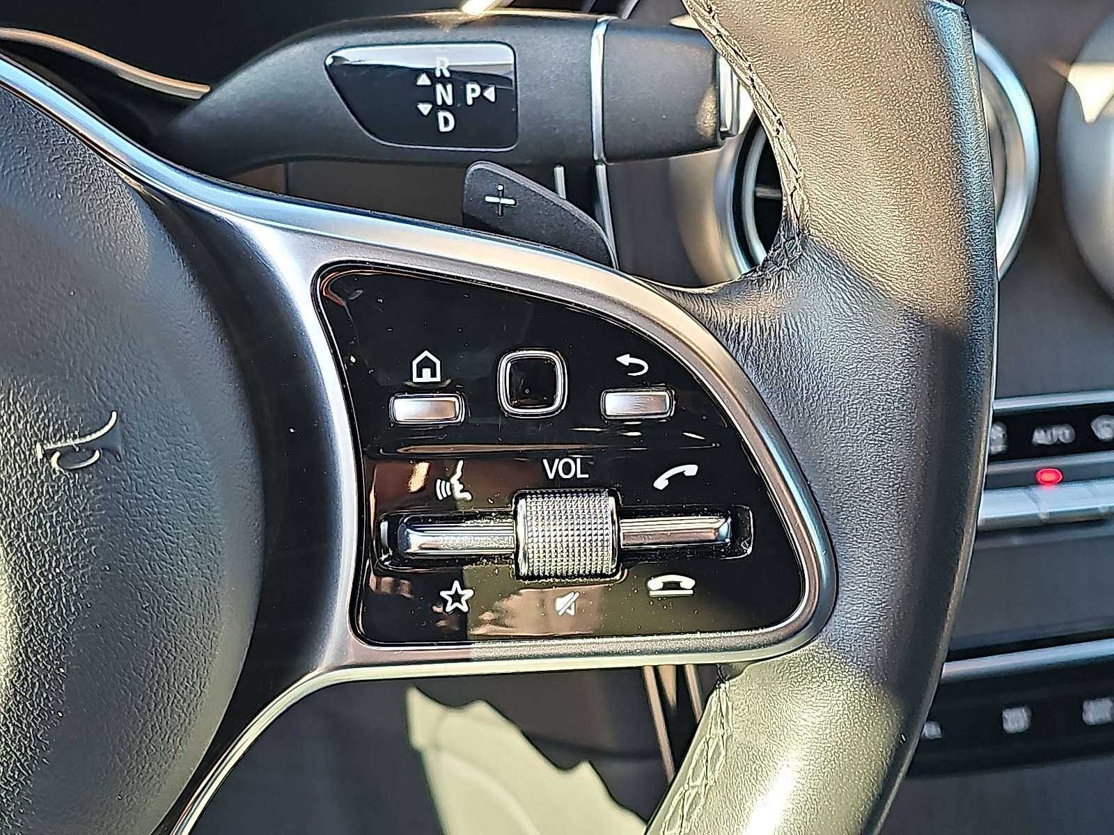 Used 2022 Mercedes-Benz GLC 300 4MATIC image 23