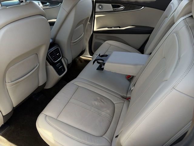 Used 2017 Lincoln MKX Reserve w/ Luxury Package FWD image 18