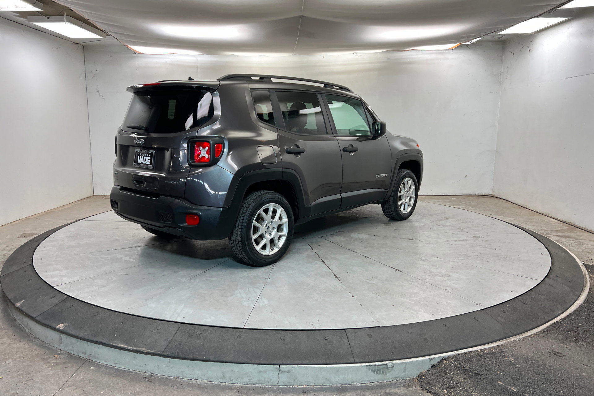 Used 2020 Jeep Renegade Sport w/ Sport Appearance Group AWD/4WD image 6