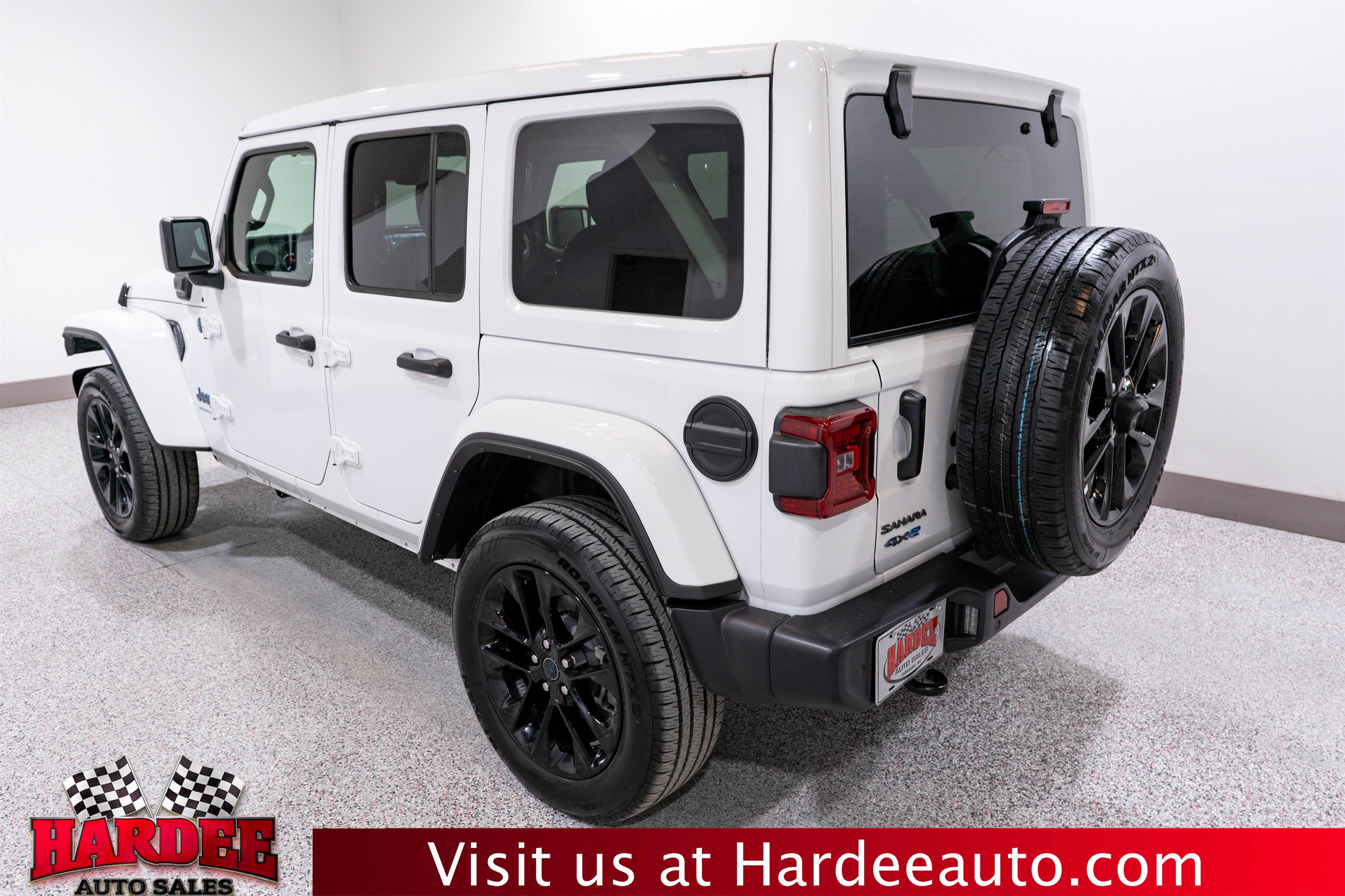 Used 2025 Jeep Wrangler Sahara w/ Safety Group image 3