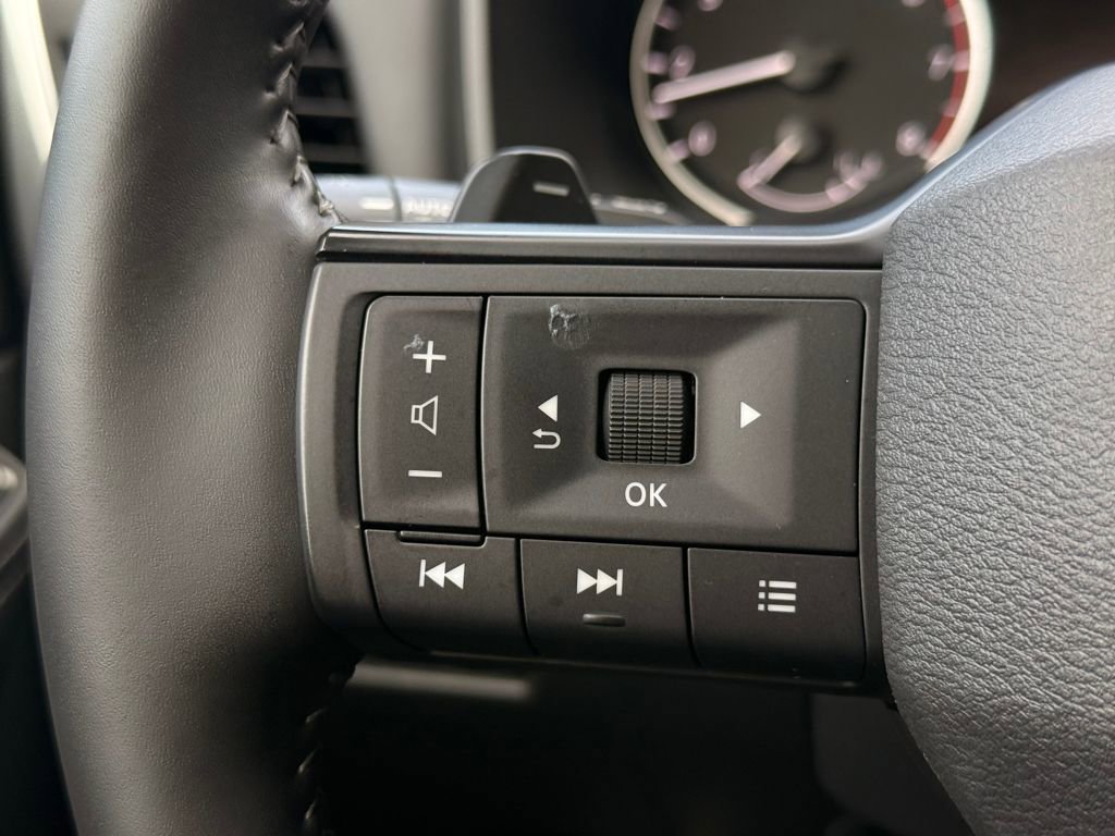 Used 2026 Nissan Rogue SV image 26