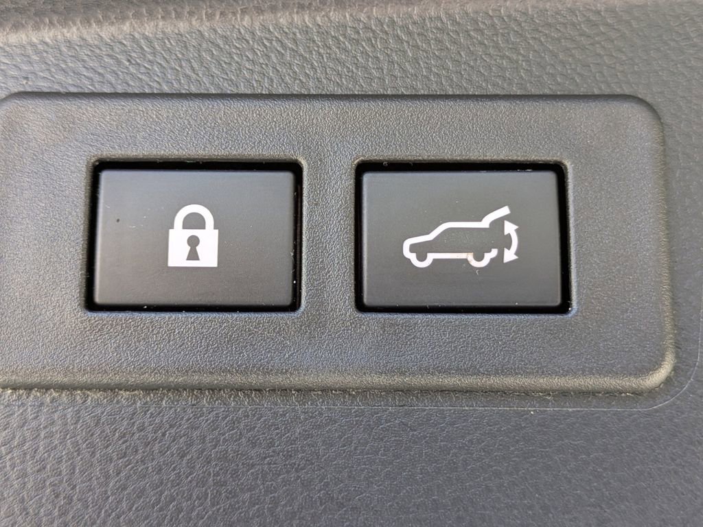 Used 2023 Subaru Outback Touring image 14