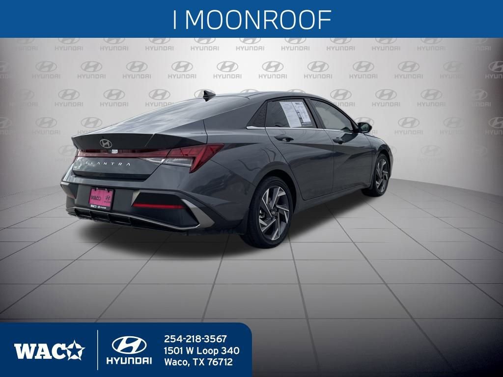 Used 2025 Hyundai Elantra SEL image 9
