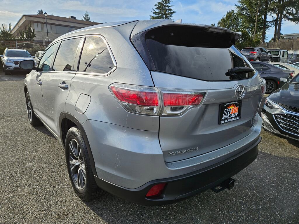 Used 2016 Toyota Highlander XLE image 12