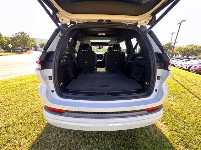 New 2027 Jeep Grand Cherokee L Limited AWD/4WD image 12