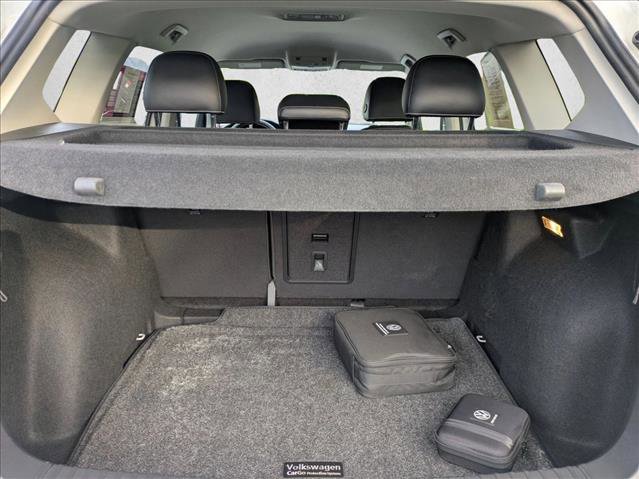 Used 2022 Volkswagen Taos SE image 6