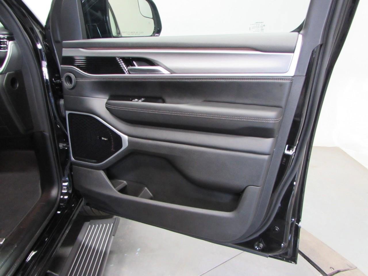 New 2026 Jeep Grand Wagoneer L Limited image 17