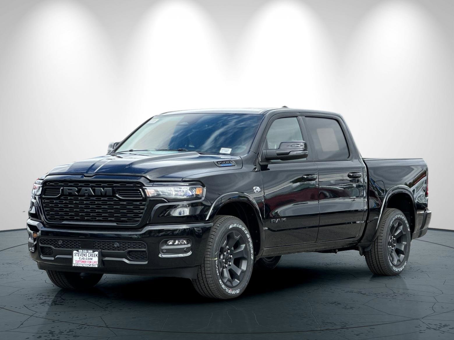 New 2026 RAM 1500 4x4 Crew Cab image 8