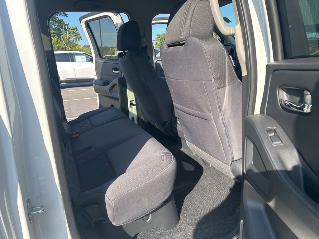 Certified 2025 Nissan Frontier SV image 23