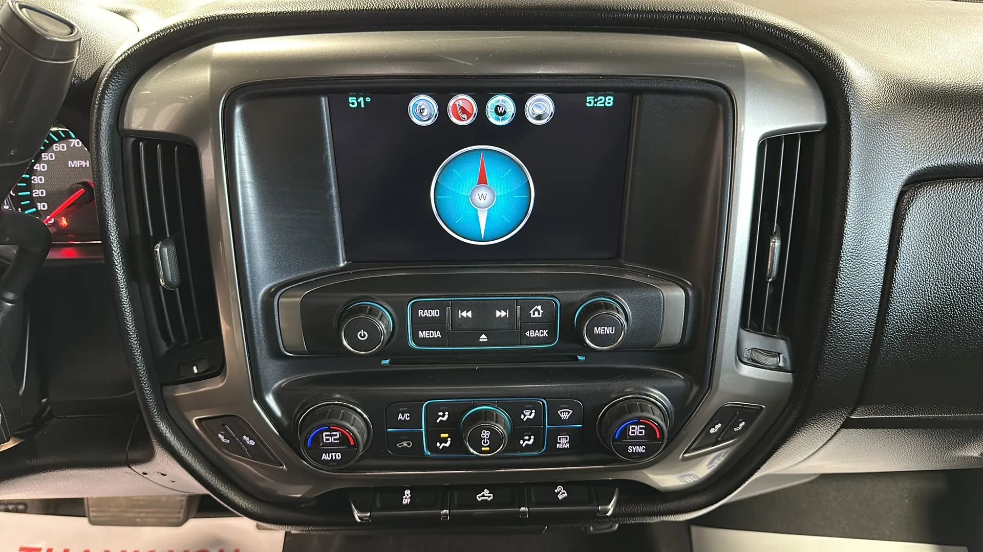 Used 2018 Chevrolet Silverado 1500 LT w/ All Star Edition AWD/4WD image 11
