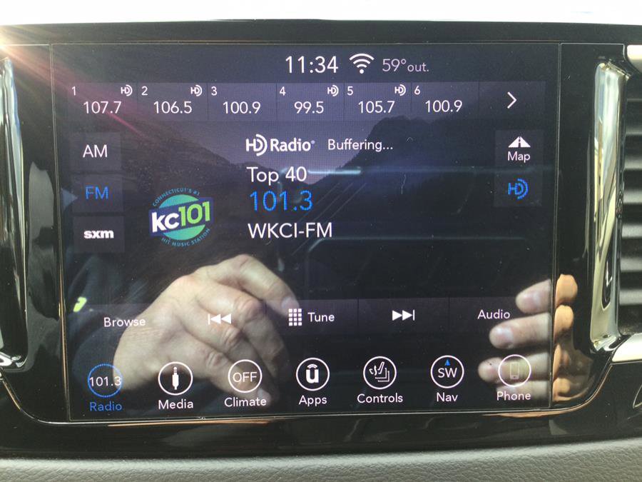 Used 2019 Chrysler Pacifica Touring-L image 11