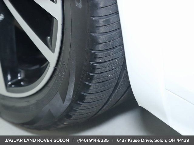 Used 2025 Porsche Cayenne GTS AWD/4WD image 45