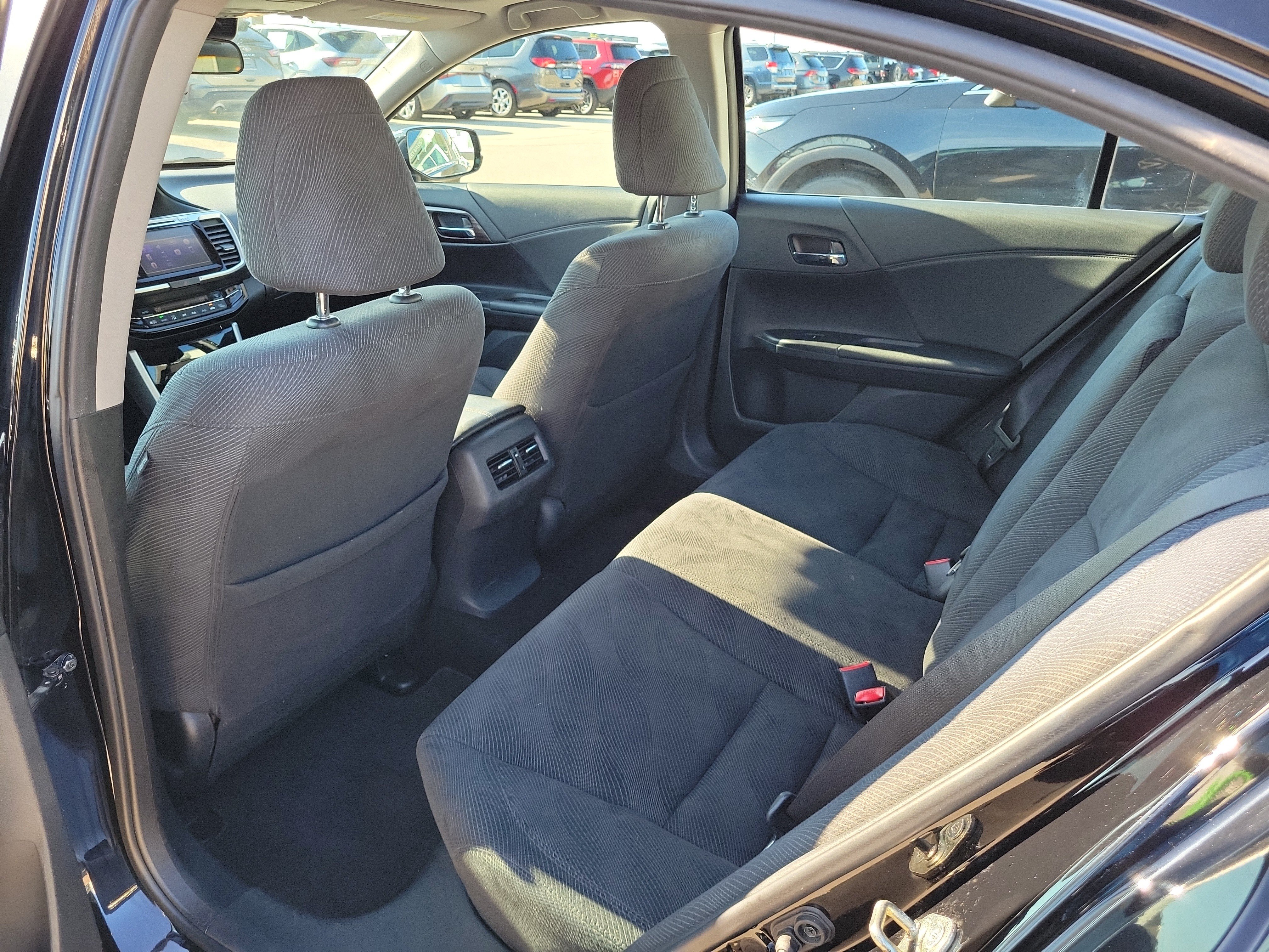 Used 2016 Honda Accord EX image 12