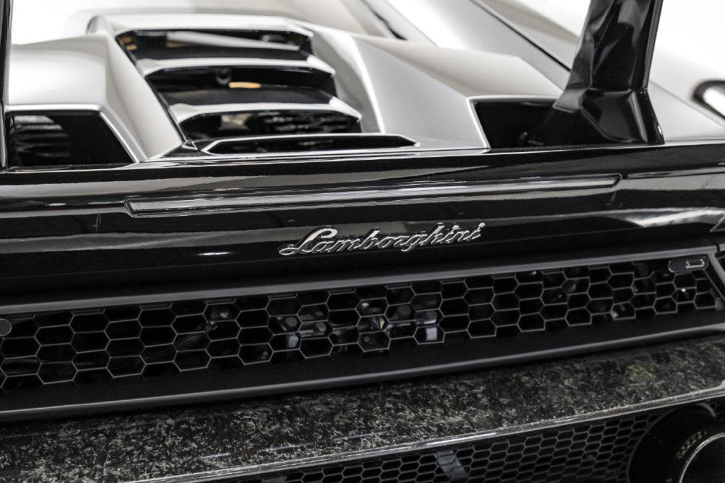 Used 2018 Lamborghini Huracan Performante AWD/4WD image 46