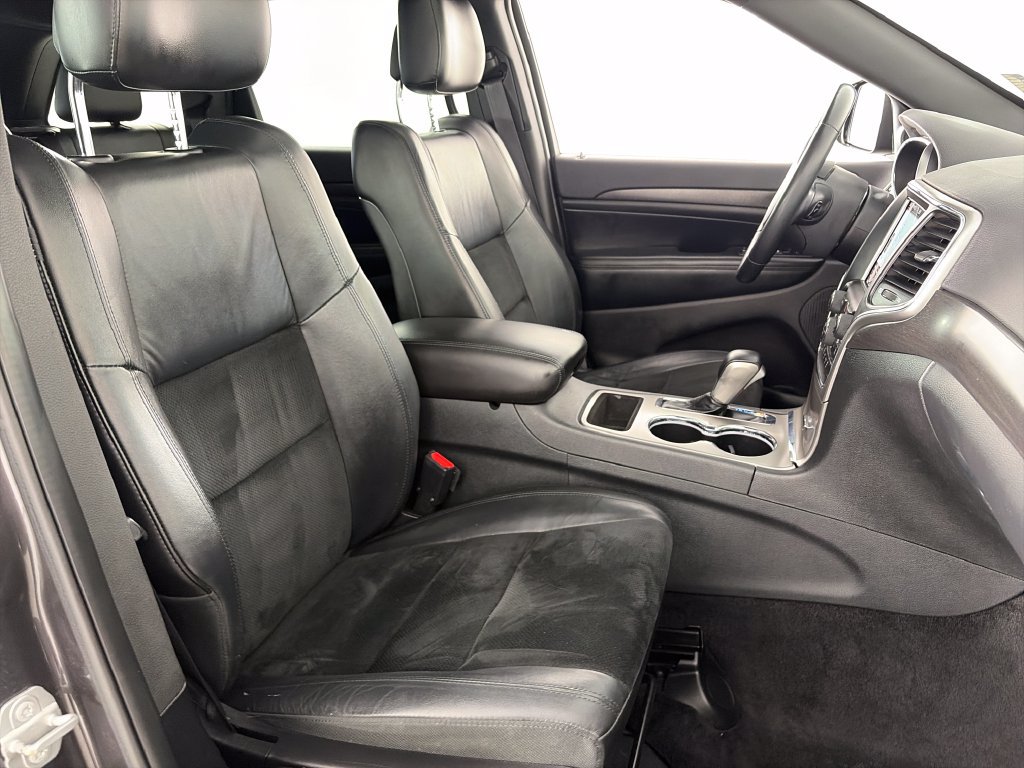 Used 2018 Jeep Grand Cherokee Altitude AWD/4WD image 31