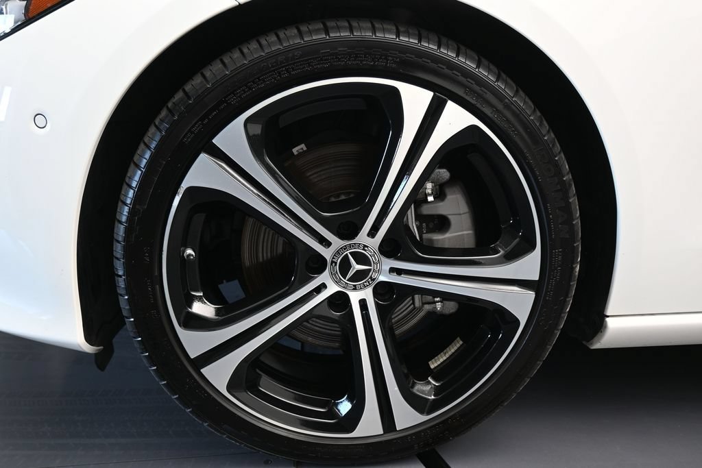 Used 2025 Mercedes-Benz C 300 Sedan image 33