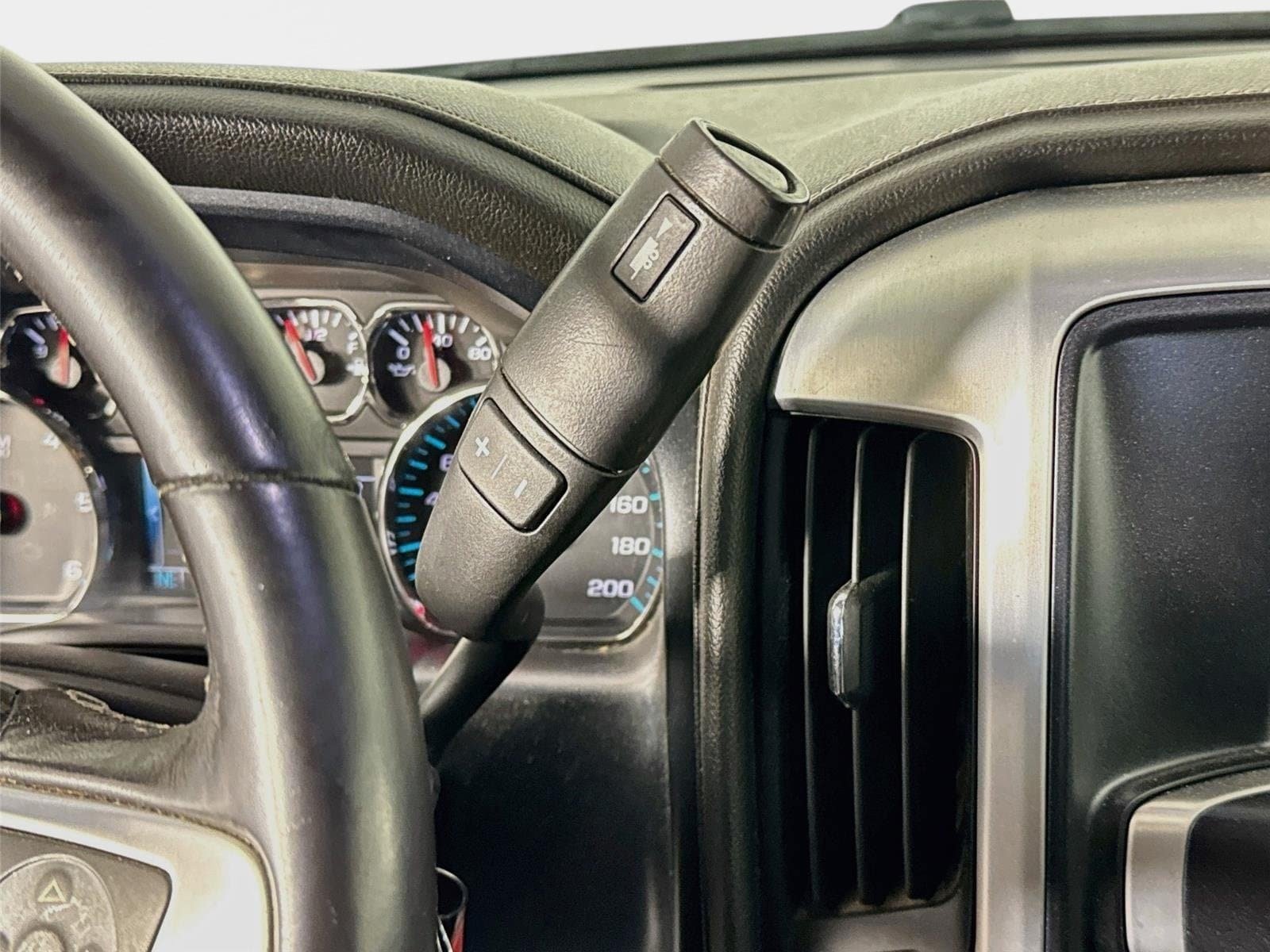 Certified 2018 GMC Sierra 1500 SLE w/ Suspension Package, Off-Road AWD/4WD image 17
