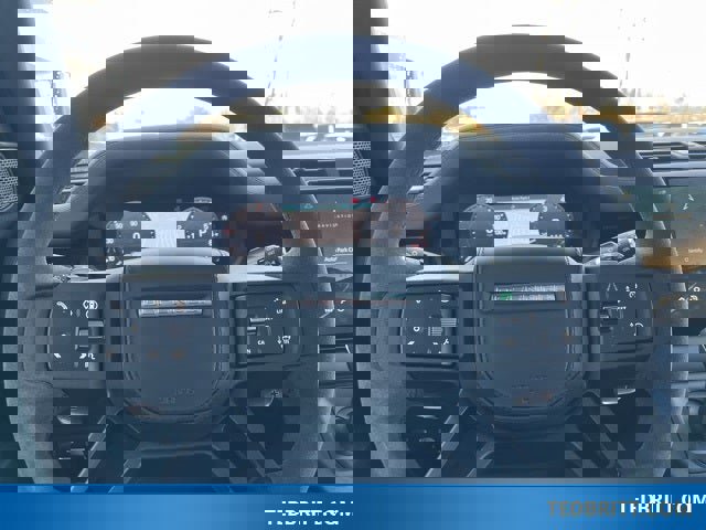 Used 2024 Land Rover Defender 90 V8 image 22