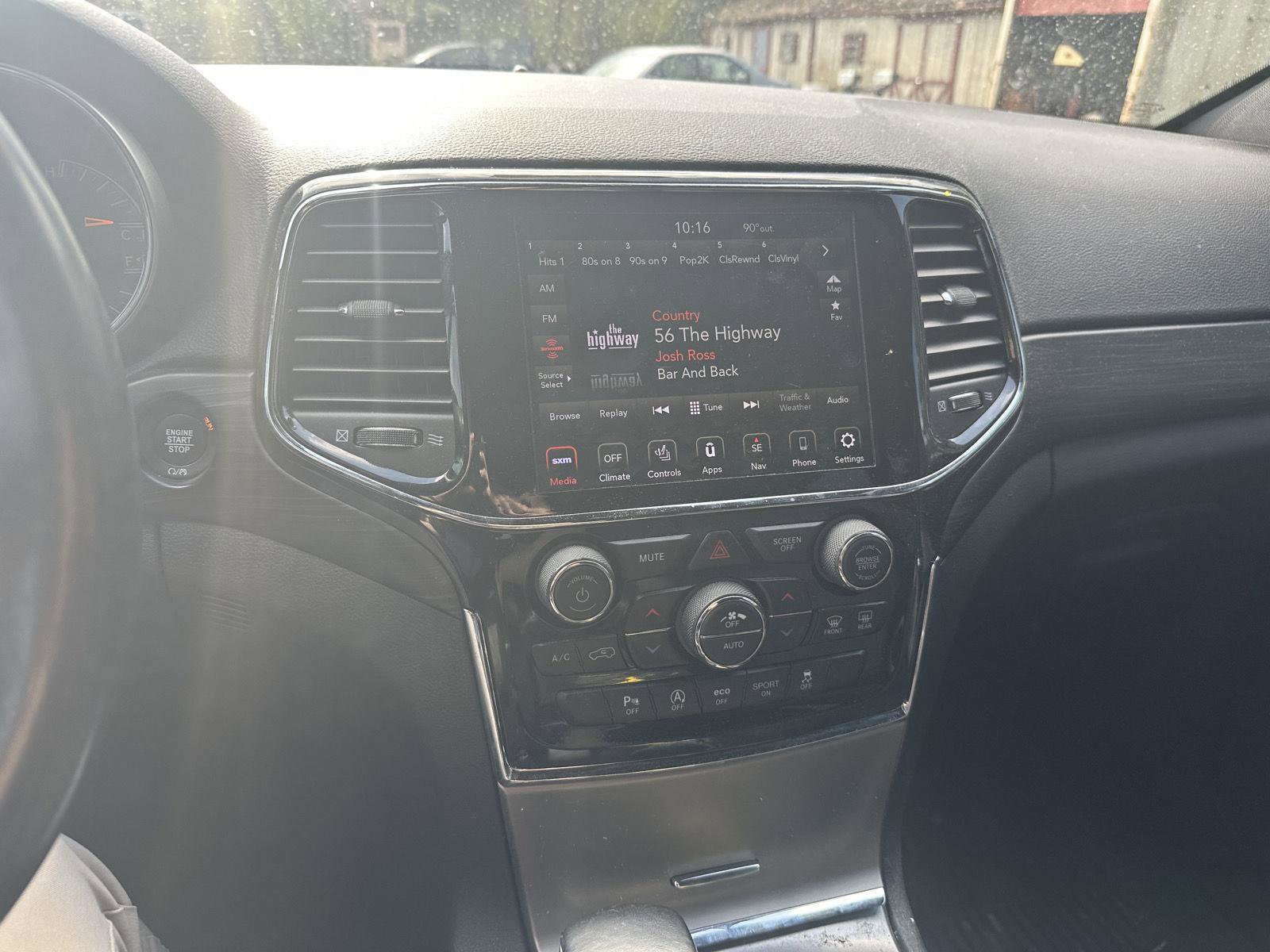 Used 2020 Jeep Grand Cherokee Altitude image 11