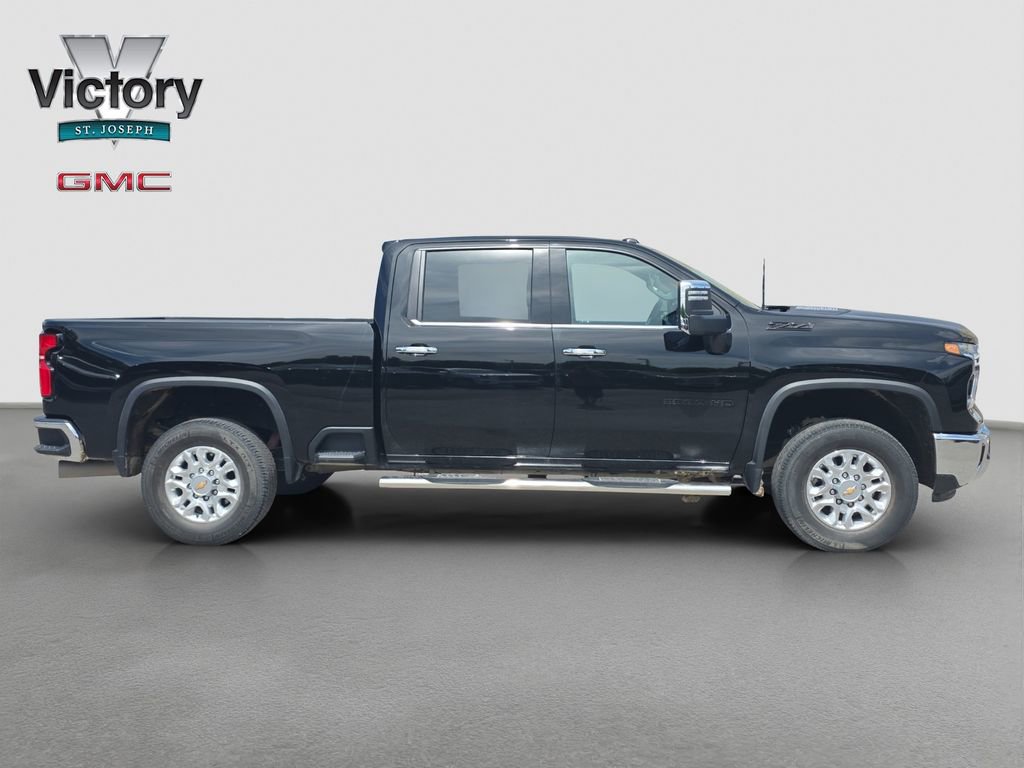 Used 2024 Chevrolet Silverado 3500 LTZ w/ LTZ Premium Package AWD/4WD image 17