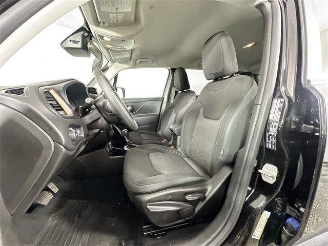 Used 2023 Jeep Renegade Latitude image 18