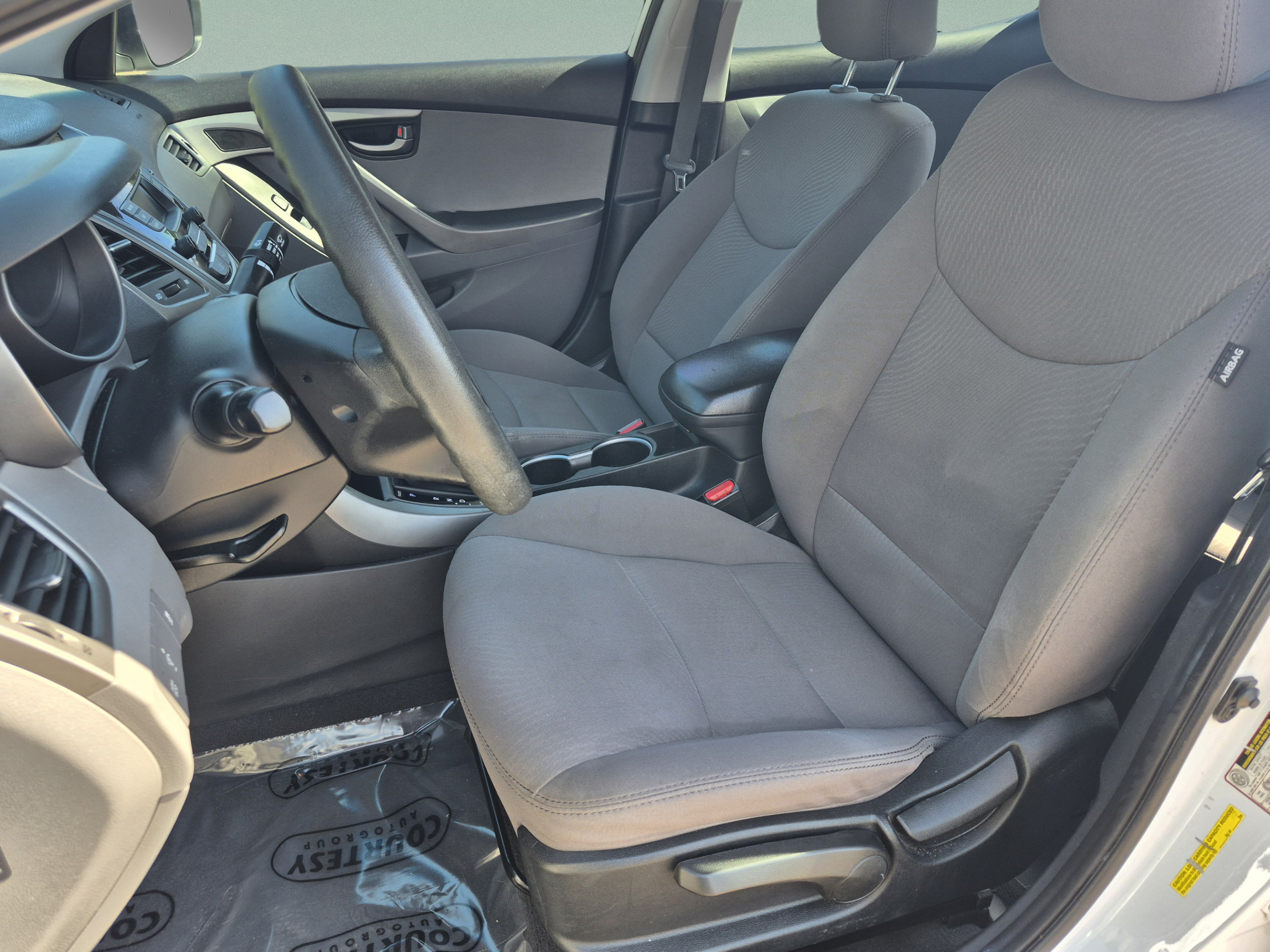 Used 2016 Hyundai Elantra SE FWD image 37