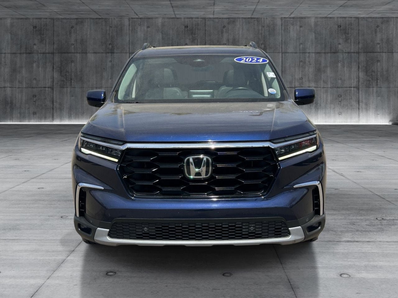 Used 2024 Honda Pilot Touring image 8