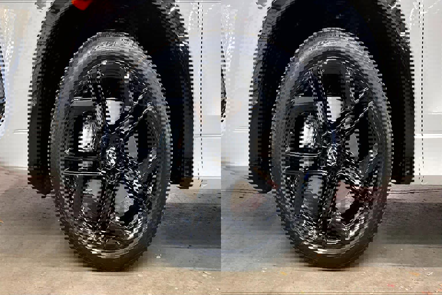 New 2026 Volkswagen Tiguan SE R-Line image 14