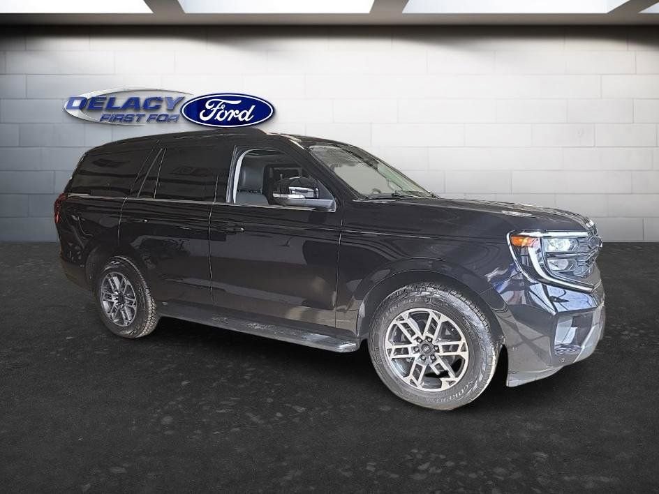 Used 2025 Ford Expedition Active image 10