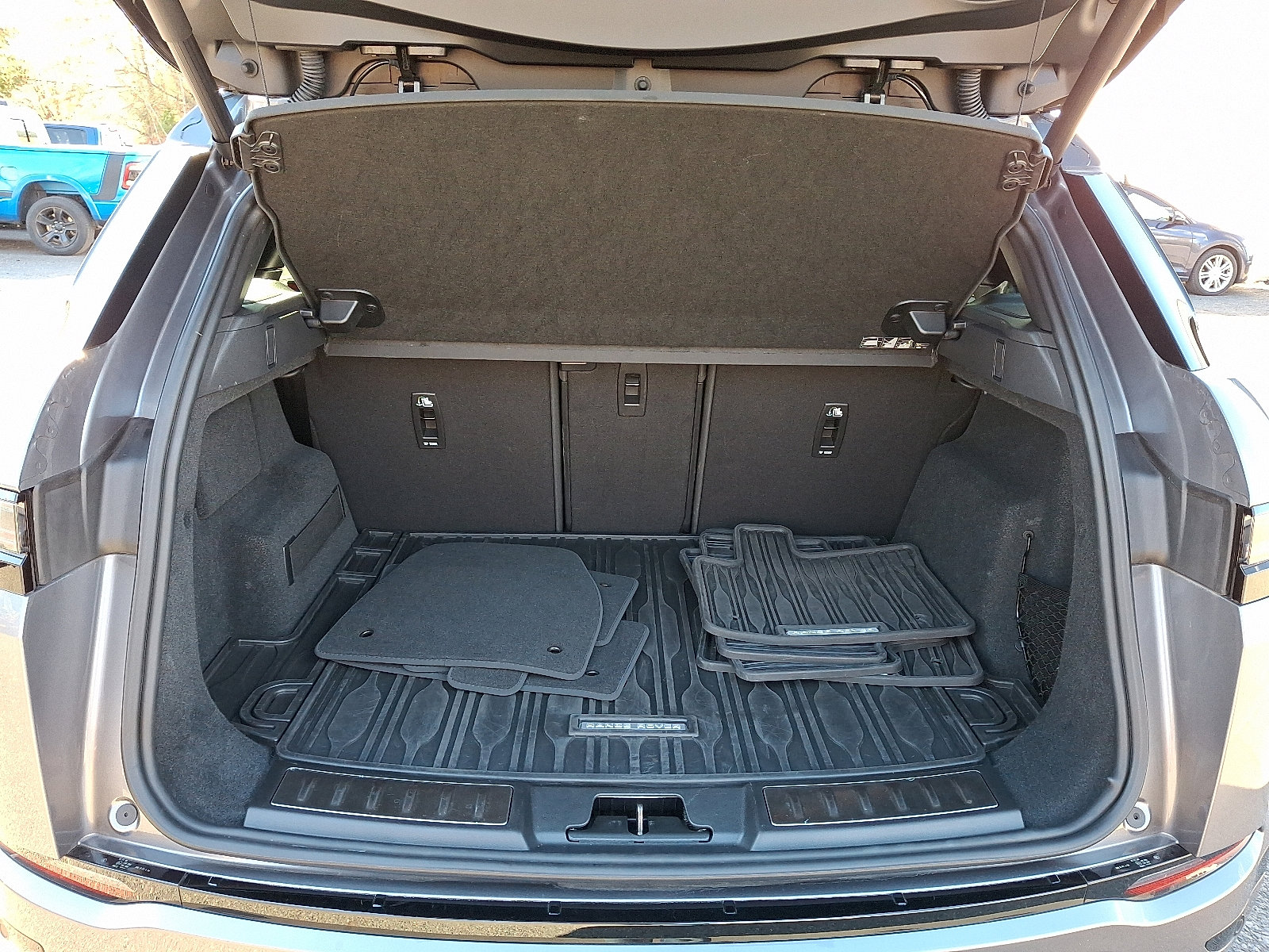 Used 2026 Land Rover Range Rover Evoque Dynamic SE image 28