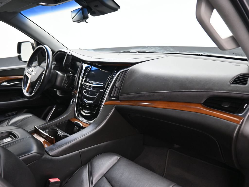 Used 2017 Cadillac Escalade Premium Luxury image 57