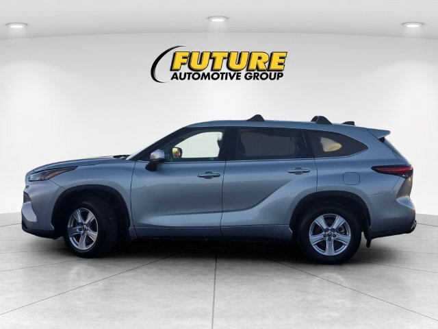 Certified 2022 Toyota Highlander LE AWD/4WD image 9