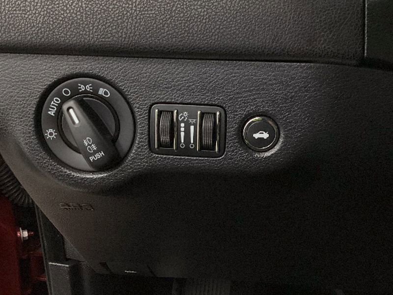 Used 2013 Chrysler 300 C w/ Light Group image 12