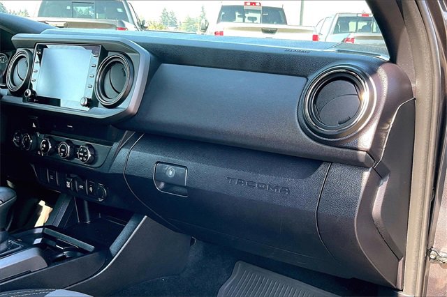 Used 2020 Toyota Tacoma TRD Sport image 15