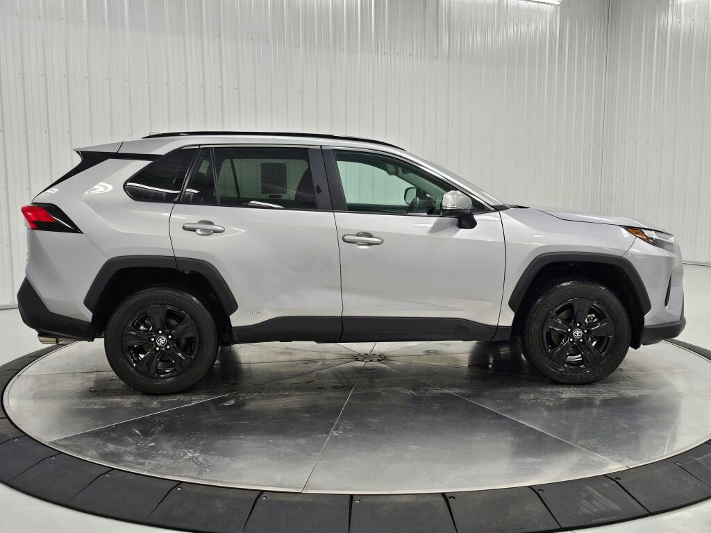 Used 2024 Toyota RAV4 XLE image 6