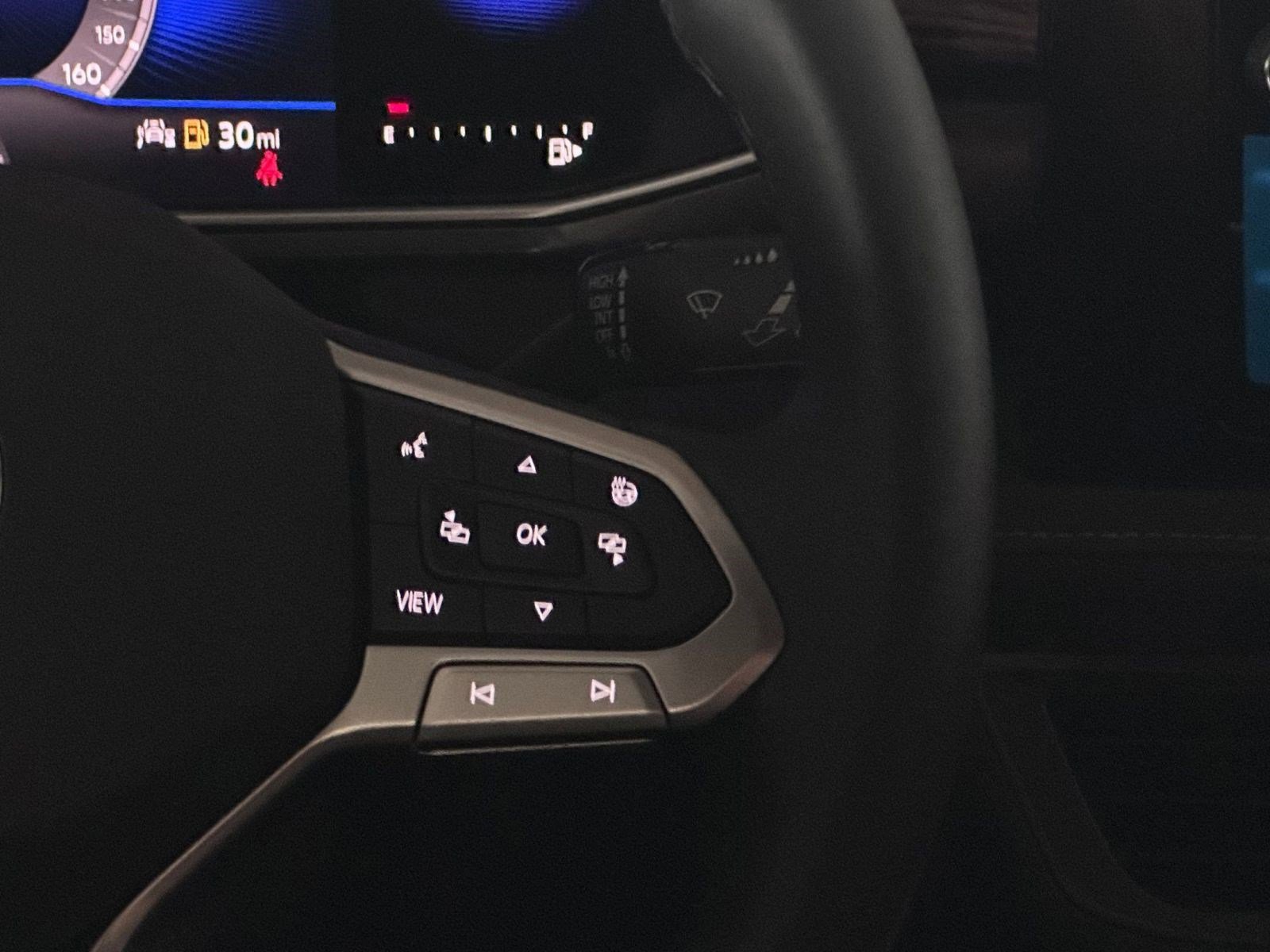 New 2026 Volkswagen Taos SE image 17