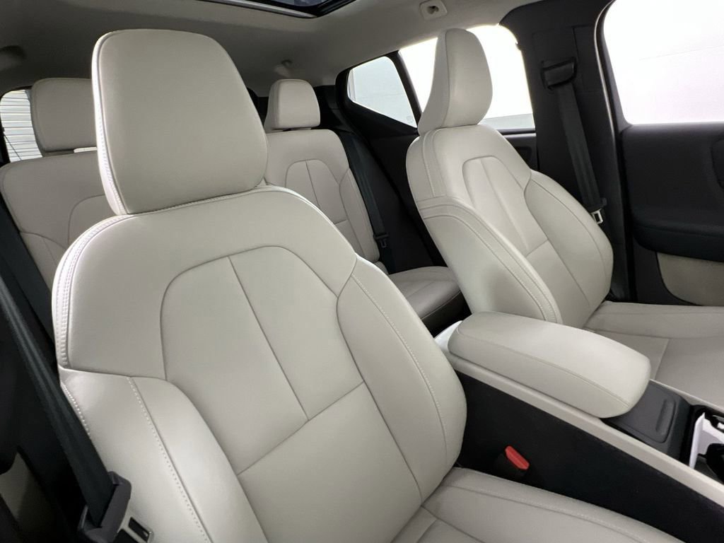 Certified 2024 Volvo XC40 B5 Plus image 27
