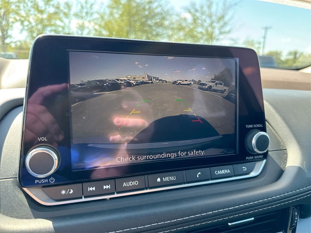 Used 2023 Nissan Rogue SV w/ SV Premium Package image 14