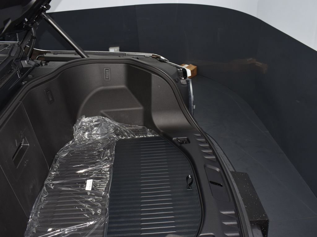 New 2025 Ford F150 Lightning Platinum AWD/4WD image 21